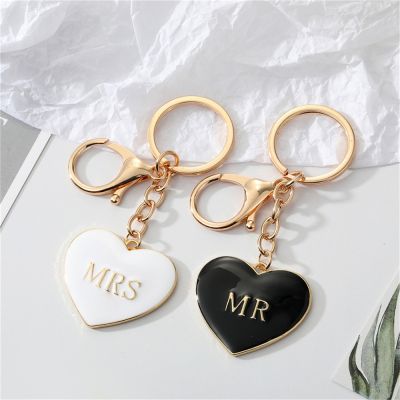 【YF】 Simple Alloy Black White Peach Heart Keychain Mr Mrs Love Bag Pendant Accessories Fashion Charm Lover Keyring Gifts