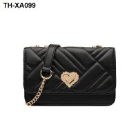 2023 new tide female joker ins web celebrity han edition bag shoulder inclined embroidered chain fashion package