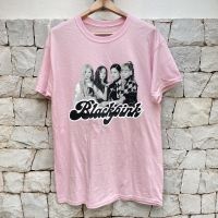 การออกแบบเดิมเสื้อยืดผ้าฝ้ายพิมพ์ลายขายดีเสื้อวง blackpink ลิขสิทธิ์แท้ รับประกัน 100% นำเข้าจาก USAเสื้อยืดS-5XL