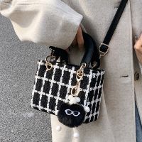 Handbag New Winter Woolen Womens Bag Casual Versatile Shoulder Bag Fashion Plaid Messenger Small Square Bag 【QYUE】