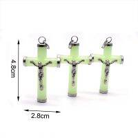 [COD] (10pcs per pack) foreign trade violence style plastic luminous self-luminous cross rosary accessories pendant