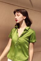 RALLY The softest silk buttons blouse (Avocado) - เสื้อคอปกแขนสั้นดีเทลกระดุมสีเขียว