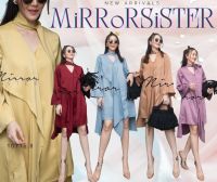 ?ป้าย Mirrorsister 10716.8 เดรสแขนยาวคอวีทรงหลวมๆ แต่งระบายย้อยยาวเลยลงมา แขนยาวปลายบานเก๋ๆ ช่วงคอวีมีสายให้ผูกโบว์น่ารัก