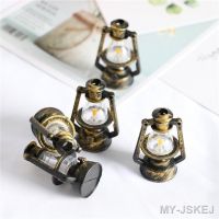 【hot】♛┇✁ 1/3PCS 37x54mm Scale Kerosene Lantern Lamp Ornaments Garden AccessoriesHome Decoration