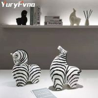 Nordic Creative Animal Figurines Ceramic Hand-Painted Zebra Statue Living Room Home Decoration Desktop Accessories Gift