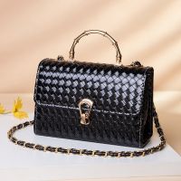 【Hot Sale】 womens high-end sense of foreign style 2023 new one-shoulder Messenger bag all-match hand trendy chain