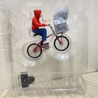 ET E.T. the Extra-Terrestrial Elliott and E.T. on Bicycle 40th Anniversary NECA Action Figure 18 cm