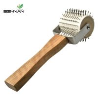 Sennan Rolling Needle Woodeb Wheel Roller Type Propolis Collector Beekeeping Tool