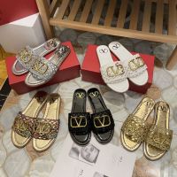 [พร้อมกล่อง] Valentino 2023 รองเท้าแตะลําลอง ส้นแบน แบบสาน ฉลุลาย แฟชั่นสําหรับสตรี