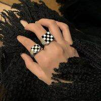 Vintage Checkerboard Black White Resin Love Heart Opening Ring Retro Square Wide Ring Fashion Jewelry Girls Birthday Gifts