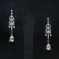 Tahitian Pearl and Tsavorite Diamond Earrings มุกแท้ตาฮิติสีเทา-ดำ ประดับโกเมนสีเขียวสด และเพชรแท้น้ำ96-97 ตัวเรือนเป็นทองขาว18k