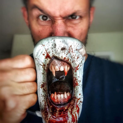 Gothic Vampire Half Face Mug Resin Coffee Mug with Realistic Vampire Face for Bar Dinner Halloween Party