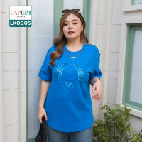 (LX0005) เสื้อแขนสั้น สาวอวบ เสื้อยืดคอกลม แขนสั้น ทรง OVERSIZE แต่งลายปักช่วงอก แต่งโซ่ทองช่วงคอ (แกะออกได้) เสื้อผ้าพลัสไซส์ เสื้อผ้าสาวอวบ คุณภาพพรีเมี่ยม เสื้อ ยืด สาว อวบ เสื้อ ยืด ผู้หญิง ไซส์ ใหญ่