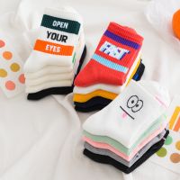 【Sock shop】5คู่ผู้หญิงถุงเท้ายาวชุดน่ารักการ์ตูนผลไม้ตัวอักษรลายแสดงออกฮาราจูกุถุงเท้าฤดูใบไม้ร่วงฤดูหนาวเกาหลีญี่ปุ่นแฟชั่น