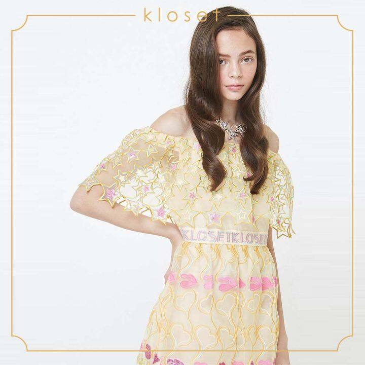 kloset-off-shoulder-dress-ss19-d007-เดรสผู้หญิง-เสื้อผ้าผู้หญิง-เสื้อผ้าแฟชั่น-เดรสสั้น-เดรสปัก-เดรสปาดไหล่