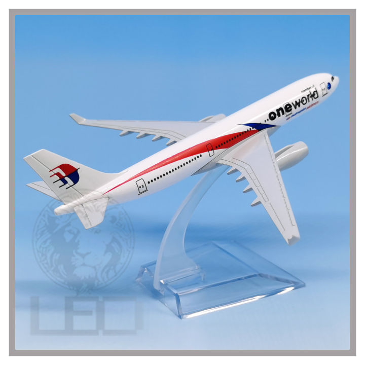 leo-16cm-1-400-malaysia-airlines-airbus-a330-airplane-models-toys-for-kids-car-for-kids-kids-toys-toys-for-boys