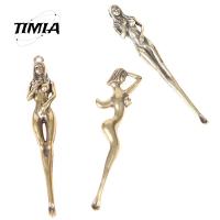 TIMIA จี้พวงกุญแจจี้ทรงกุญแจทองเหลืองสุดสร้างสรรค์สำหรับตั้งแคมป์ที่เปิดที่ทำด้วยมือกลางแจ้งพวงกุญแจรถพวงกุญแจผู้หญิงงามจี้ผู้หญิงเครื่องมือไม้แคะหูเทพธิดาห้อยพวงกุญแจ