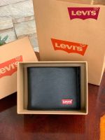 ? Levis Mens Short Wallet Gift Box กระเป๋าหนังสไตล์เรียบง่าย แบบคุณผู้ชาย (งานแบรนด์แท้)