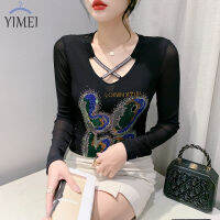 YIMEI เสื้อยืดผ้าตาข่ายแฟชั่นผ้าไอซ์ซิลค์ประดับเพชรสองชั้นสำหรับผู้หญิง2023เสื้อสายไขว้คอวีโชว์ส่วนบนเข้ารูปพอดีฤดูใบไม้ร่วงสีดำ