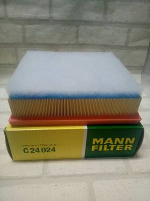 กรองอากาศ BMW Series 3  F30 ( 2011 - 2018 )   รุ่น 316d, 318d, 320d, 325d    Air Filter Mann C 24024 / C24024 SSS