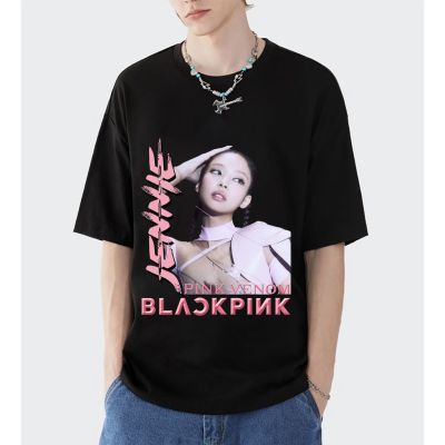 【hot sale】 เสื้อยืดผ้าฝ้ายCOTTON เสื้อ blackpink album pink venom Lisa แบล็คพิ้ง Jisoo Jennie Rose เสื้อยืดสไตล์เกาหลี เสื้อผ้าแฟชั