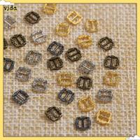 VJDA 20/40pcs คุณภาพสูง Mini Ultra-small ของเล่นเด็กผู้หญิง ปุ่มเข็มขัดลาย หัวเข็มขัดไตรไกลด์ อุปกรณ์เสริมกระเป๋าตุ๊กตา หัวเข็มขัดตุ๊กตา DIY