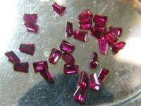 รูบี้( 6 เม็ด) 4X3 มม( MM ) พลอยอัดทับทิม สีแดง  เจียระไนเหลี่ยมเพชร....SYNTHETIC RED RUBYTAPPER SHAPE BRILLIANT DIAMOND CUT