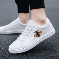 [In stock] 2022 new canvas shoes mens breathable white sneakers Korean version fashion student casual shoes men