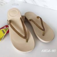 รองเท้าแตะผู้หญิง Fitflop รุ่น หนีบ ประด้บเพชร มีสี [ ดำ กรม ครีม ]