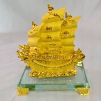 เรือสำเภา  เรือสำเภาหัวมังกรทองเค ฐานแก้ว เรือ พร้อมจัดส่ง