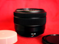 Fuji FUJINON XC 15-45mm F3.5-5.6 OIS PZ” ครอบคลุมทางยาวโฟกัสที่ใช้บ่อยตั้งแต่ 23-69 มม. eq.และเป็นเลนส์ซูมแบบถอดเปลี่ยนได้ที่เล็กที่สุดและน้ำหนักเ Fujifilm 15-45