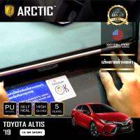 Toyota Altis 1.8 GR Sport (2019) ฟิล์มกันรอยรถยนต์ ภายในรถ PianoBlack by ARCTIC - บริเวณเส้นคาดด้านหน้า