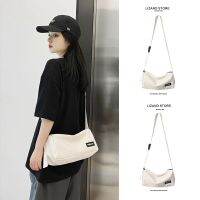 Class commuting nylon Messenger large bag female 2023 new niche sports casual Japanese canvas bag male 【BYUE】