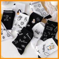 1 Pair Black &amp; White Cartoon Hipster Fashion Socks Crew Stoking Panjang