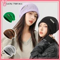 LUCKY HAIRACC สีทึบทึบ หมวกถักนิตติ้ง ฤดูหนาวใบไม้ร่วง ฝากระโปรงอุ่น หมวกบีนนี่ผู้หญิง ของใหม่ กันลม ฝาปิดกอง ผู้หญิงผู้ชาย