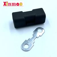 Fork bolt automobile fuse holder low voltage 32V flat plate base large medium small line bolt type