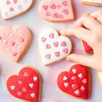 Love Heart Cookie Stencil Valentine‘s Day Mr amp;mrs Mold Biscuit Baking Moulds Coffee Powder Sieve Pastry Spray Tools for Wedding