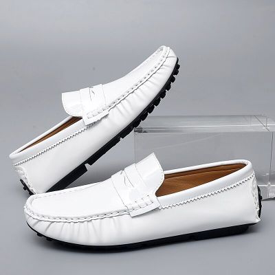 รองเท้าโลฟเฟอร์สีขาวสุดหรูสำหรับทุกเพศ,รองเท้าสลิปออนสีดำฤดูร้อนรองเท้าขับรถใส่สบายผู้ชายน้ำหนักเบา Sepatu Pantofel Kulit ผู้หญิงขนาด35-48