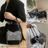 กระเป๋าสะพายข้าง กระเป๋า Rhinestone Chain Strip เต็ม Rhinestone Bucket Bag แนวโน้มแฟชั่นเฉพาะกลุ่ม