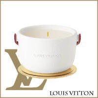 Louis Vuitton Feuilles d’Or candle 220gกลิ่นเปลือกไม้แสนลึกลับที่อ่อนนุ่มลงเมื่อสัมผัสกับกลิ่นจากกำยาน ซีดาร์วูด และบัลแซมจากเปรู