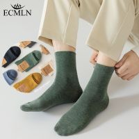 ECMLN ถุงเท้าผ้าฝ้ายผู้ชายสีทึบนุ่มเรียบง่าย Fashions คุณภาพถุงเท้าชายกลาง