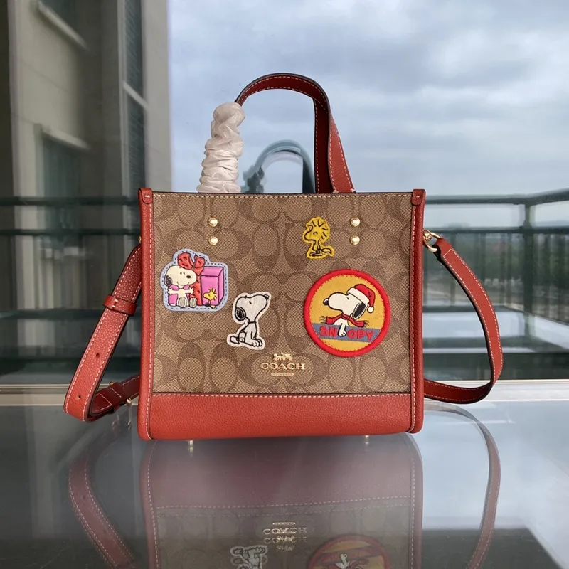 COACH Snoopy Tote bag CrossBody Bag classic Shoulder Bag Shoulder Bag  Branded bag for women Túi