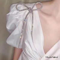 【YF】 HUANZHI 2020 NEW Korean Personality Exaggeration Bow Brooch for Collar Accessories Jewelry