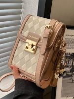This years popular bags 2023 new small square bag texture niche shoulder bag summer popular all-match messenger phone bag 【QYUE】