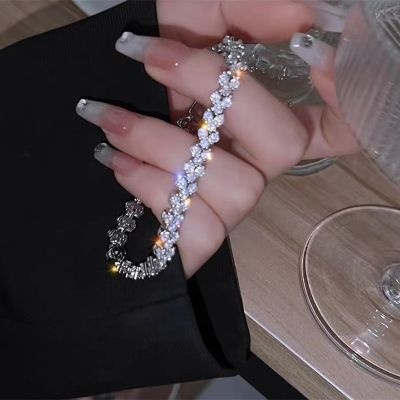2022 New Full of Rhinestones Shiny Silver Colour Bracelet For Women Personality Fashion Bracelet Wedding Jewelry Birthday Gifts Headbands