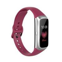 【สต๊อกพร้อม】กระสุนเหล็กซิลิโคน SM-R370 Samsung Galaxy Fit สีดำสายนาฬิกาแบบมีหัว (สีขาว)