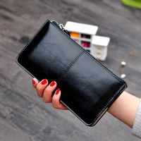 Womens Vintage Oil Wax Leather Zipper Clutch Wallet Female Large Capacity Coin Purse Ladies Wristband Simple Card Holder Wallet