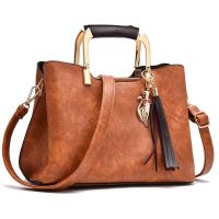 Lady handbag 2021 new European and American fashion handbag shoulder inclined middle-aged mother package bag restoring ancient ways