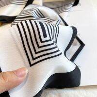 【 J &amp; N 】 Black White Striped Small Silk Scarves Ladies Korean Version Versatile Decorative Autumn Thin Style M