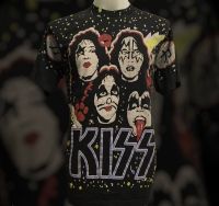 เสื้อ Ovp KISS สไตล์ปี90s